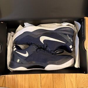 Kobe IX LOW EM (GS) Black/University Gold-White Boys Basketball Shoes. Size 6.5Y